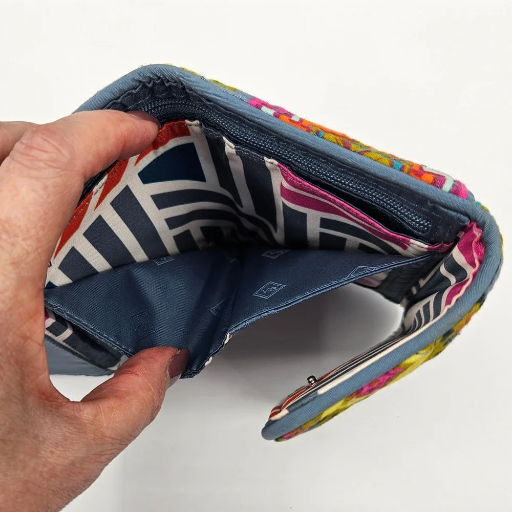 Vera Bradley Rio Squiggles Quilted‎ Cotton Trifold Wallet Blue Multi Geometric